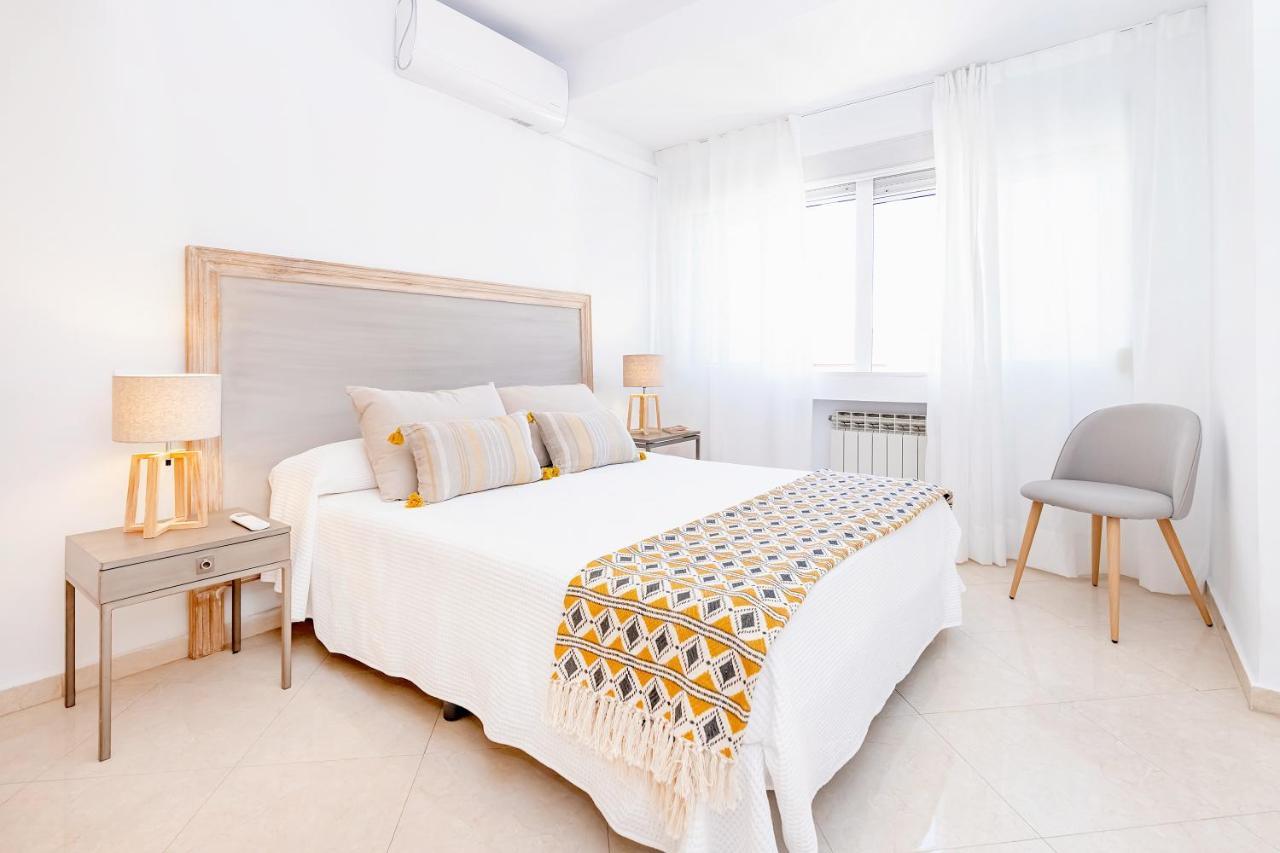 Appartamento Bhost - Paseo De La Malagueta Málaga Esterno foto