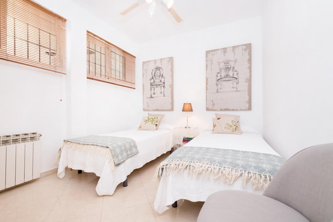 Appartamento Bhost - Paseo De La Malagueta Málaga Esterno foto